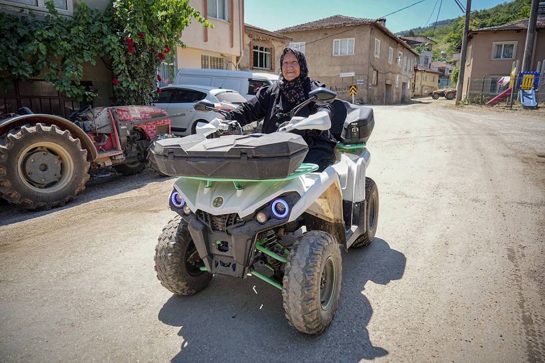 Erkeklere sokağa çıkma yasağı: Kadınlar yönetimi ele geçirdi! Kahvehaneler bile onlara emanet 15